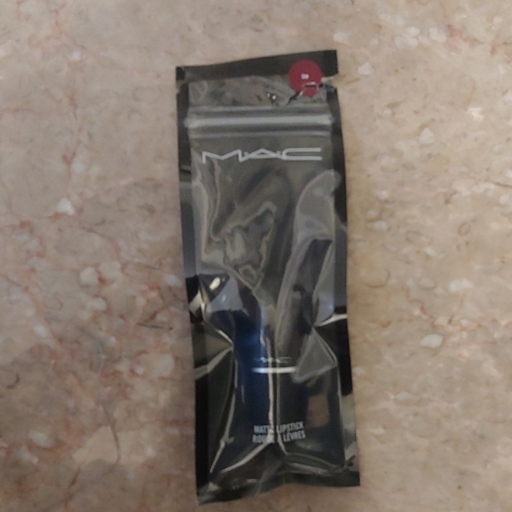 MAC SIN LIPSTICK - Picture 2 of 3